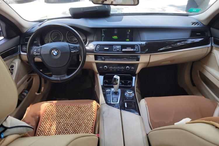 Used BMW 5 Series 2012 530i Sport Touring Center Console