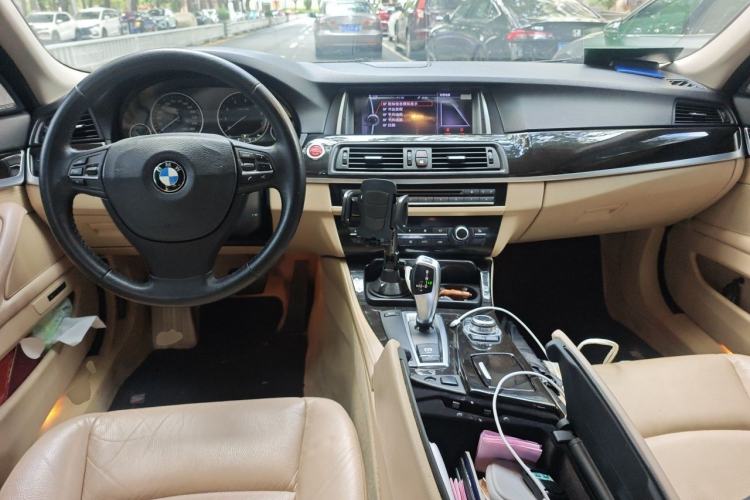 Used BMW 5 Series 2012 523Li Leading Model Center Console