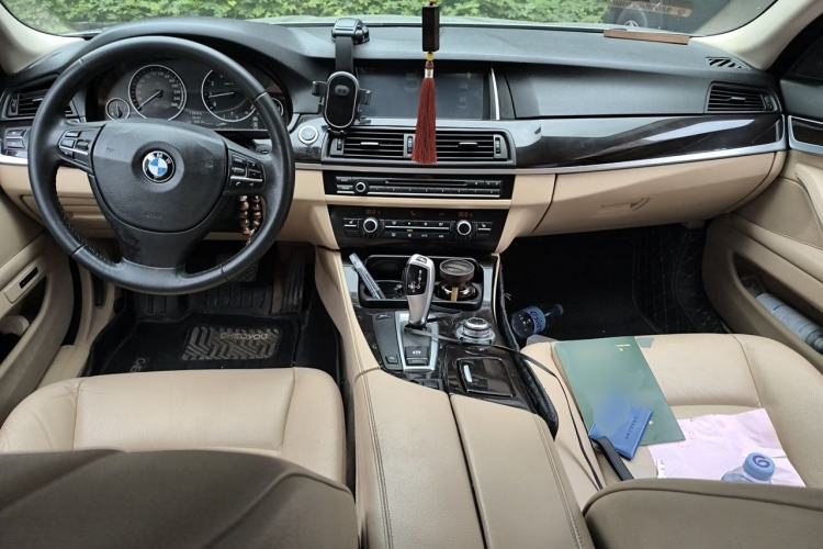 Used BMW 5 Series 2012 523Li Leading Model Center Console