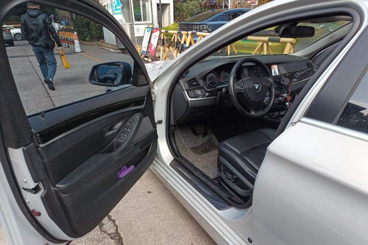 Used BMW 5 Series 2012 530Li Leading Model Driver Seat