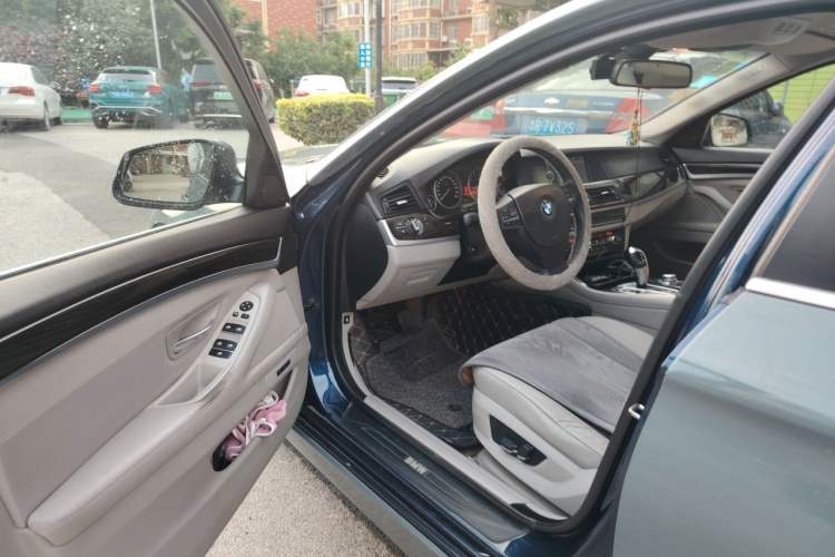 Used BMW 5 Series 2012 530i Sport Touring Driver Seat