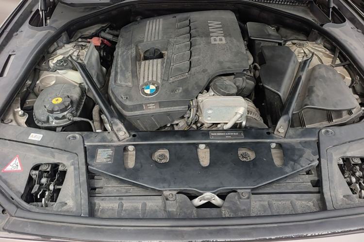 Used BMW 5 Series 2012 523Li Leading Model Engine Bay