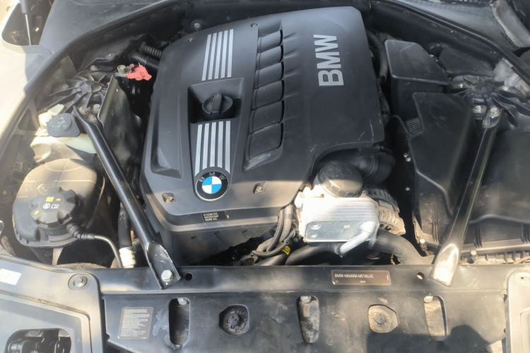 Used BMW 5 Series 2012 523Li Leading Model Engine Bay