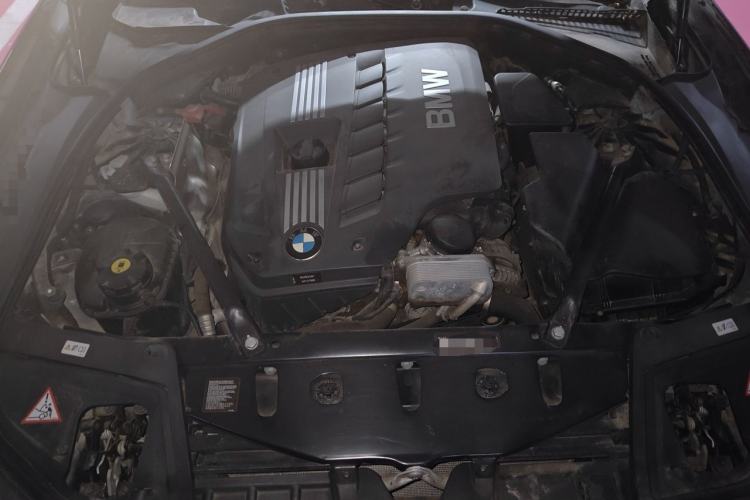 Used BMW 5 Series 2012 523Li Leading Model Engine Bay