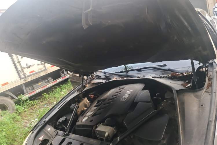 Used BMW 5 Series 2012 520Li Elegant Edition Engine Bay