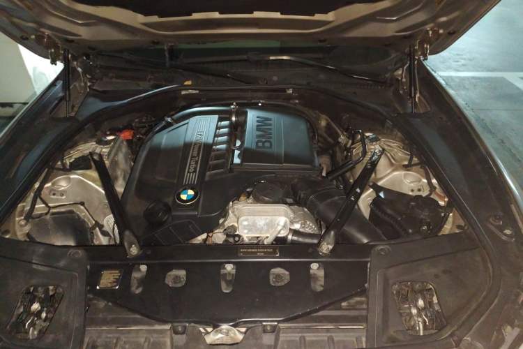 Used BMW 5 Series 2012 535Li Luxury Model Engine Bay
