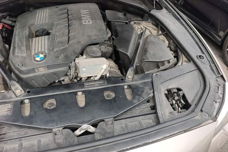 Used BMW 5 Series 2012 523Li Leading Model Engine Bay Left