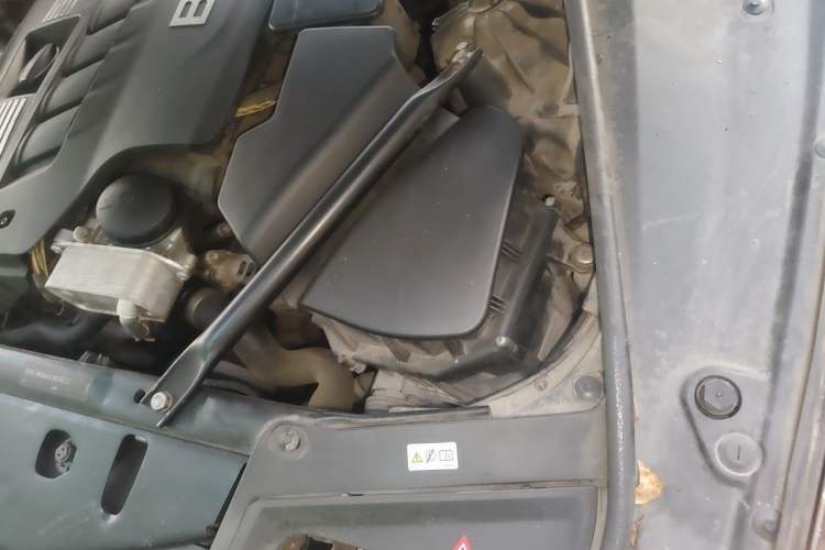 Used BMW 5 Series 2012 520Li Elegant Edition Engine Bay Left