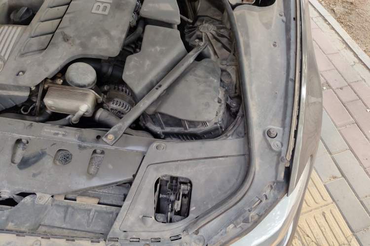 Used BMW 5 Series 2012 523Li Luxury Model Engine Bay Left