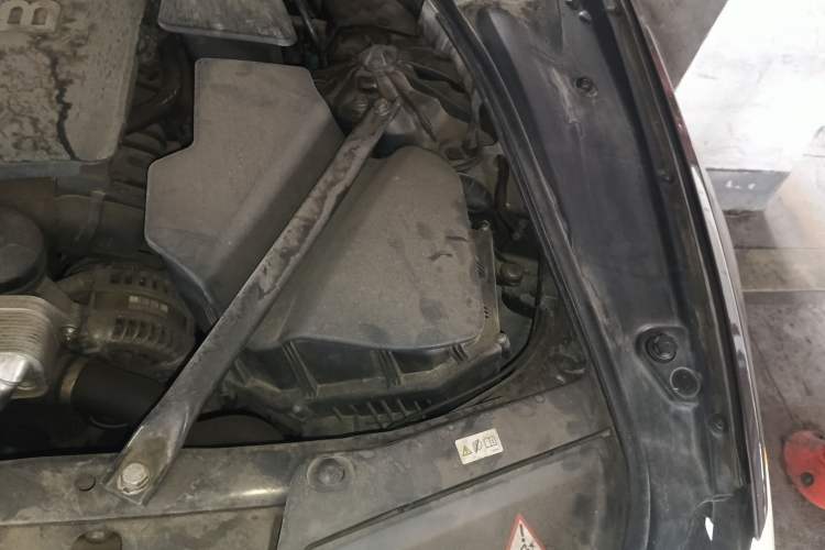 Used BMW 5 Series 2012 530i Sport Touring Engine Bay Left