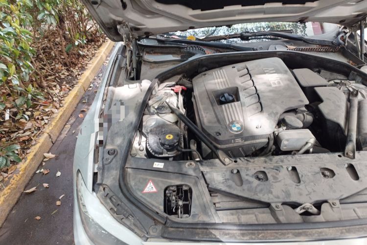 Used BMW 5 Series 2012 530Li Leading Model Engine Bay Right