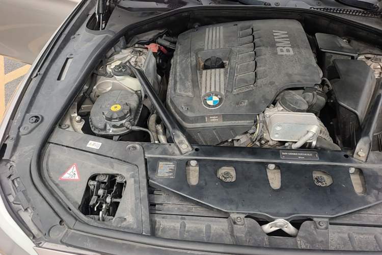 Used BMW 5 Series 2012 523Li Leading Model Engine Bay Right