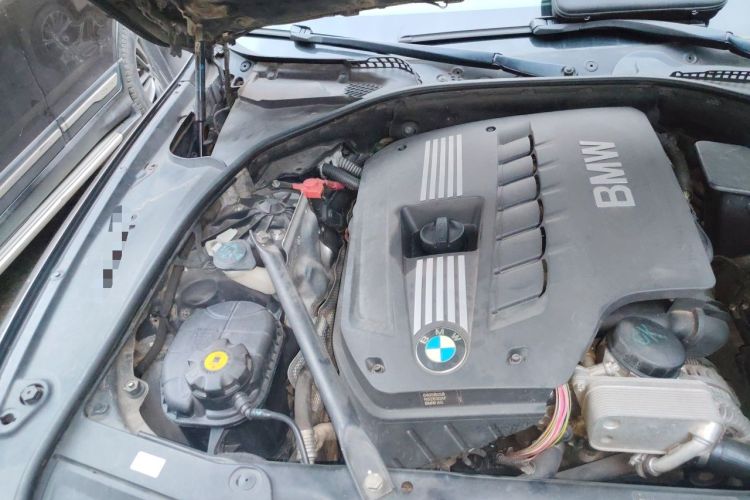 Used BMW 5 Series 2012 530Li Leading Model Engine Bay Right