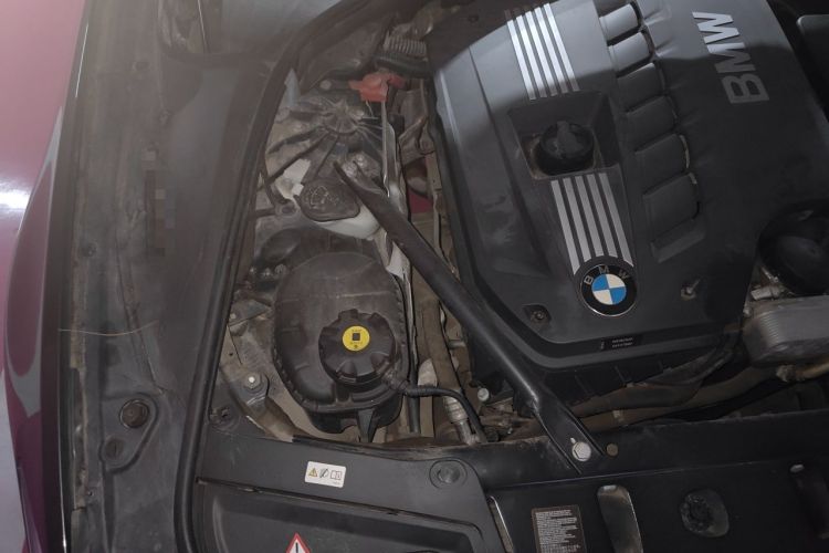 Used BMW 5 Series 2012 523Li Leading Model Engine Bay Right