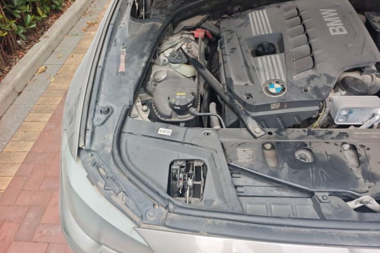 Used BMW 5 Series 2012 530Li Leading Model Engine Bay Right