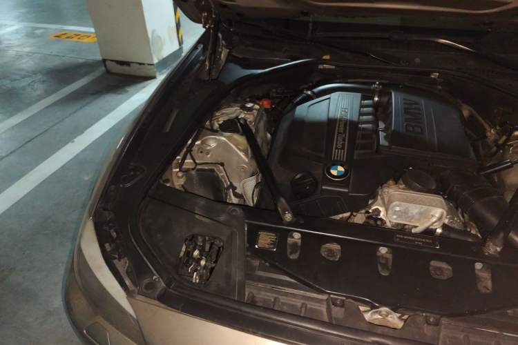 Used BMW 5 Series 2012 535Li Luxury Model Engine Bay Right