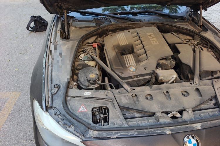 Used BMW 5 Series 2012 520Li Elegant Edition Engine Bay Right