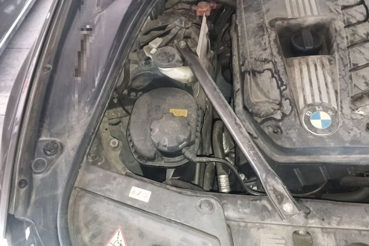 Used BMW 5 Series 2012 530i Sport Touring Engine Bay Right
