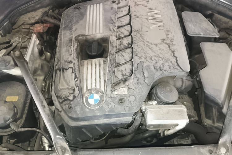 Used BMW 5 Series 2012 530i Sport Touring Engine Bay