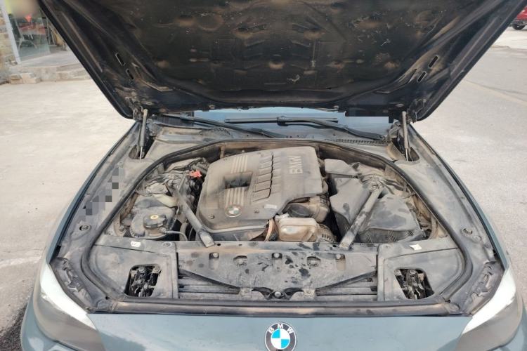 Used BMW 5 Series 2012 530i Sport Touring Engine Bay