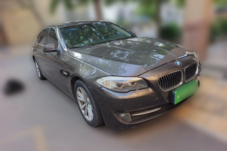 Used BMW 5 Series 2012 520Li Elegant Edition Front Right 45 Deg