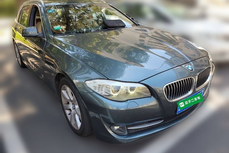 Used BMW 5 Series 2012 530i Sport Touring Front Right 45 Deg