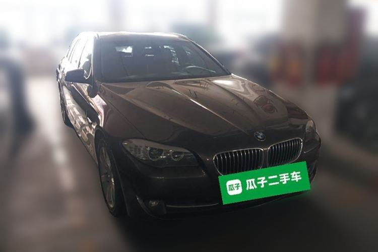 Used BMW 5 Series 2012 530i Sport Touring Front Right 45 Deg