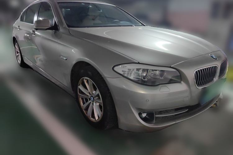 Used BMW 5 Series 2012 520Li Elegant Edition Front Right 45 Deg