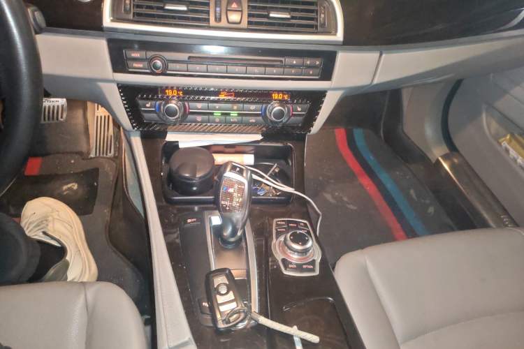 Used BMW 5 Series 2012 523Li Leading Model Gear Lever