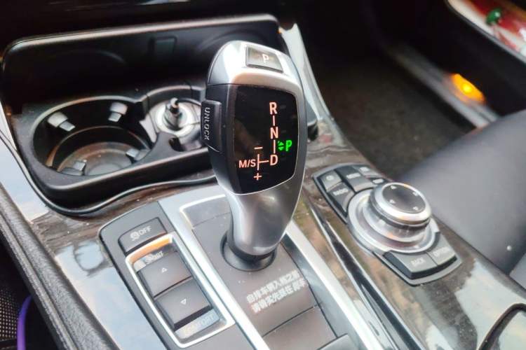 Used BMW 5 Series 2012 530Li Leading Model Gear Lever