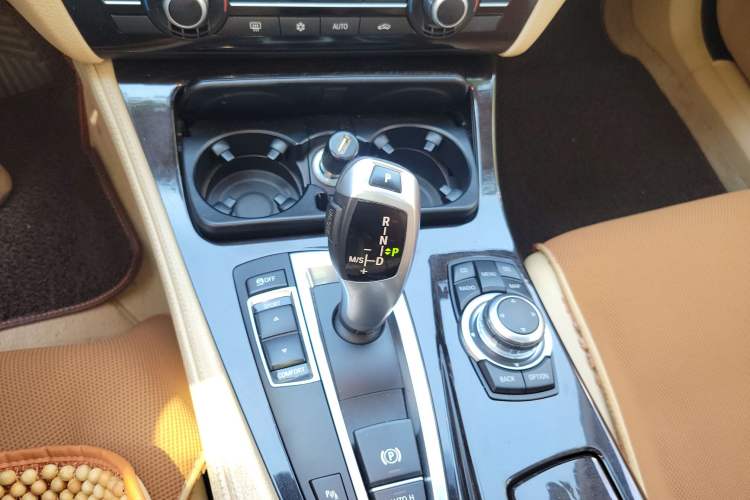 Used BMW 5 Series 2012 530i Sport Touring Gear Lever