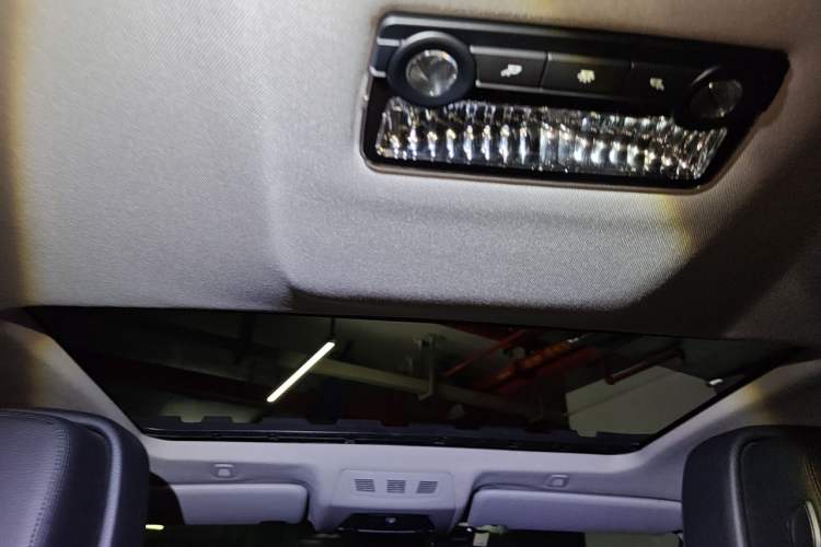 Used BMW 5 Series 2012 523Li Luxury Model Headliner