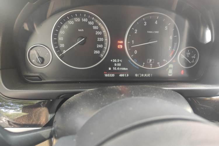 Used BMW 5 Series 2012 523Li Luxury Model Odometer Close Up