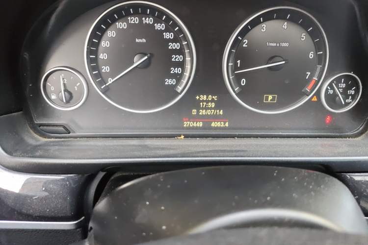 Used BMW 5 Series 2012 520Li Elegant Edition Odometer Close Up