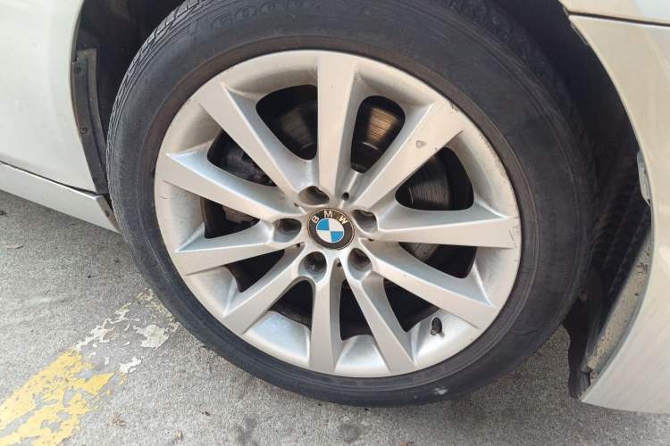 Used BMW 5 Series 2012 530Li Leading Model Right Front Wheel Hub