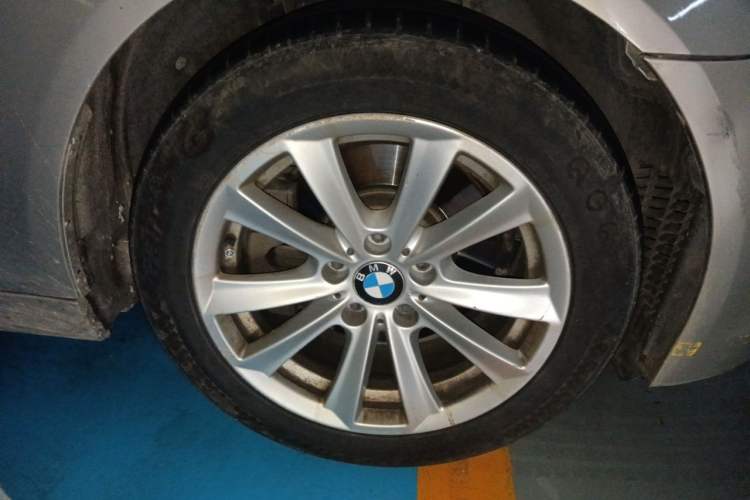 Used BMW 5 Series 2012 523Li Luxury Model Right Front Wheel Hub