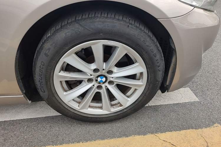 Used BMW 5 Series 2012 523Li Leading Model Right Front Wheel Hub