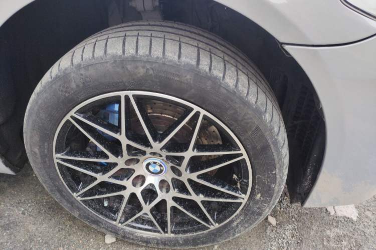 Used BMW 5 Series 2012 530i Sport Touring Right Front Wheel Hub