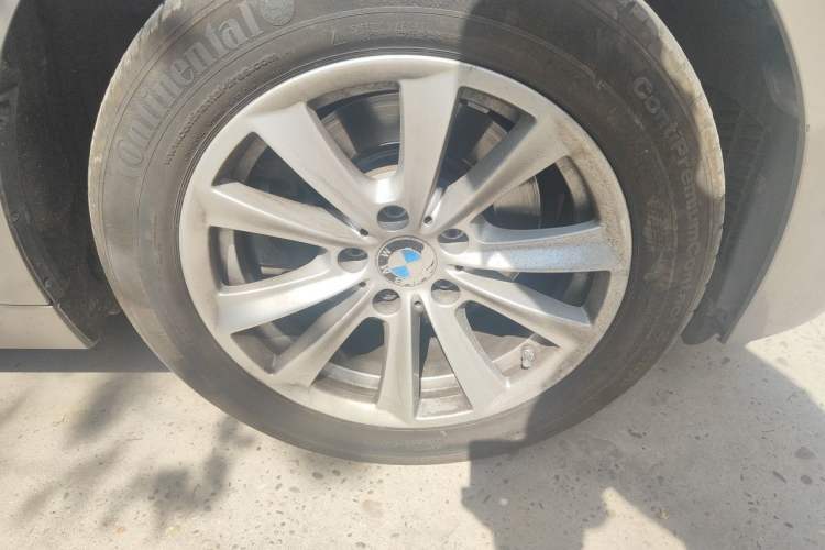 Used BMW 5 Series 2012 523Li Luxury Model Right Front Wheel Hub