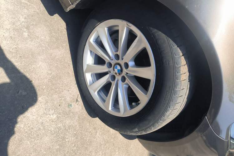 Used BMW 5 Series 2012 523Li Leading Model Right Front Wheel Hub