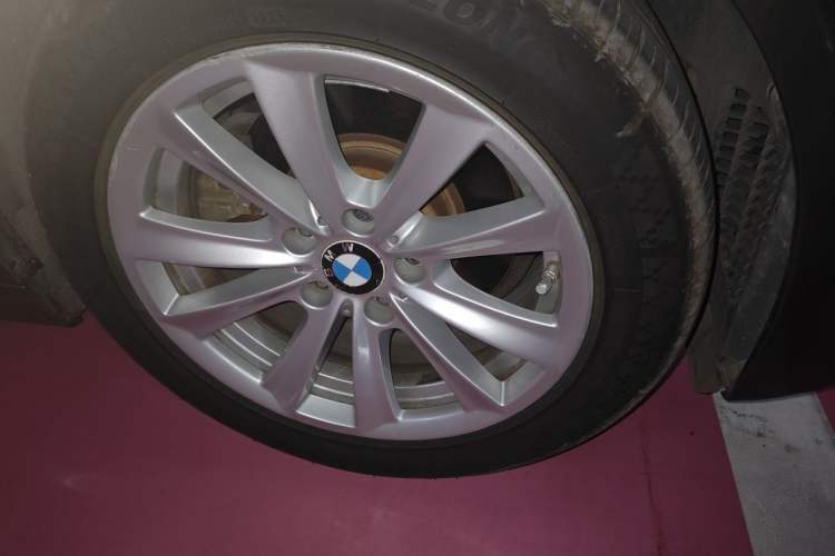 Used BMW 5 Series 2012 523Li Leading Model Right Front Wheel Hub