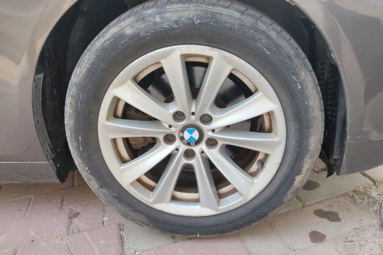 Used BMW 5 Series 2012 523Li Luxury Model Right Front Wheel Hub
