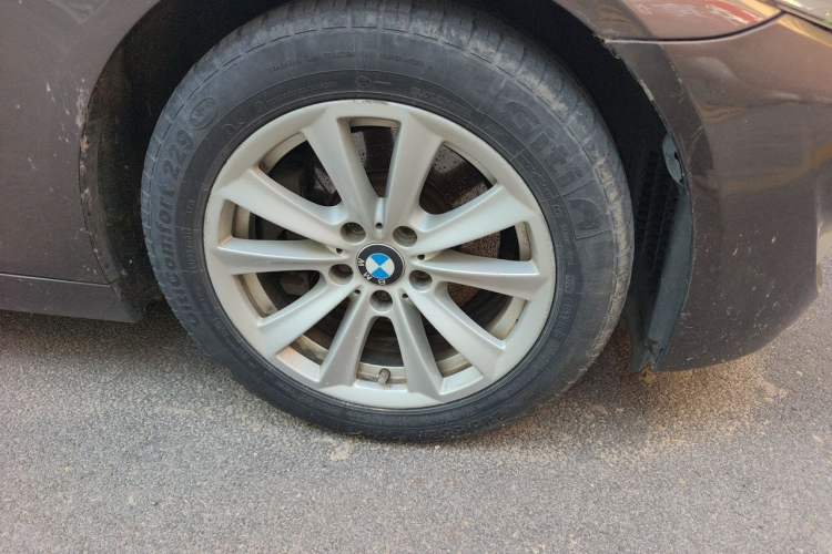 Used BMW 5 Series 2012 520Li Elegant Edition Right Front Wheel Hub