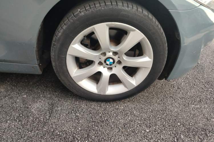 Used BMW 5 Series 2012 530i Sport Touring Right Front Wheel Hub