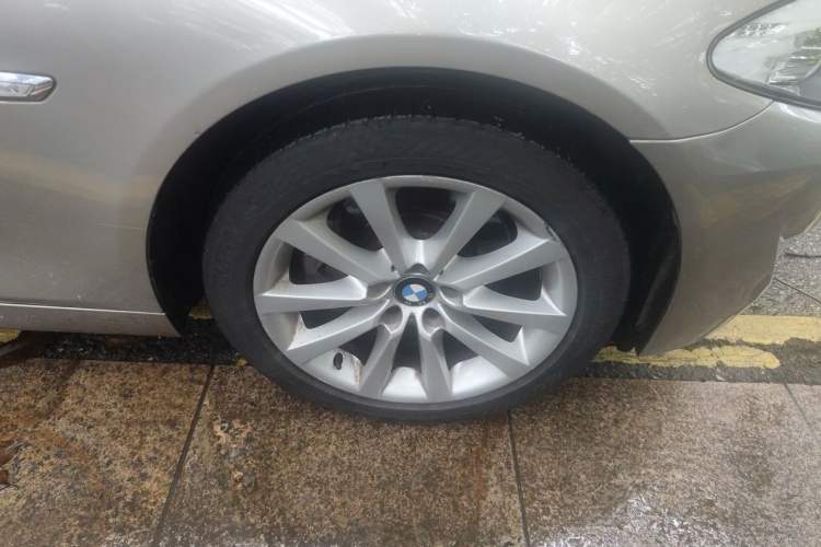 Used BMW 5 Series 2012 530Li Leading Model Right Front Wheel Hub