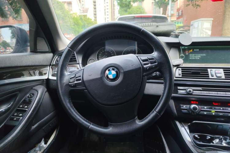 Used BMW 5 Series 2012 530Li Leading Model Steering Wheel