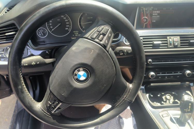 Used BMW 5 Series 2012 523Li Leading Model Steering Wheel