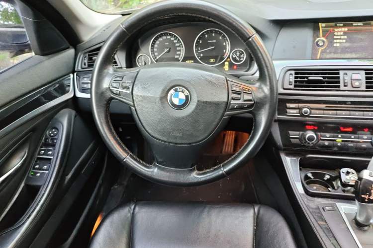 Used BMW 5 Series 2012 520Li Elegant Edition Steering Wheel