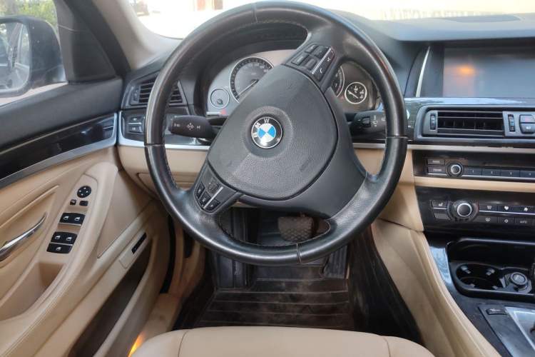 Used BMW 5 Series 2012 523Li Luxury Model Steering Wheel