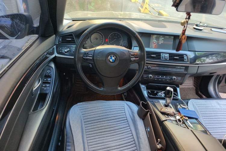 Used BMW 5 Series 2012 520Li Elegant Edition Steering Wheel